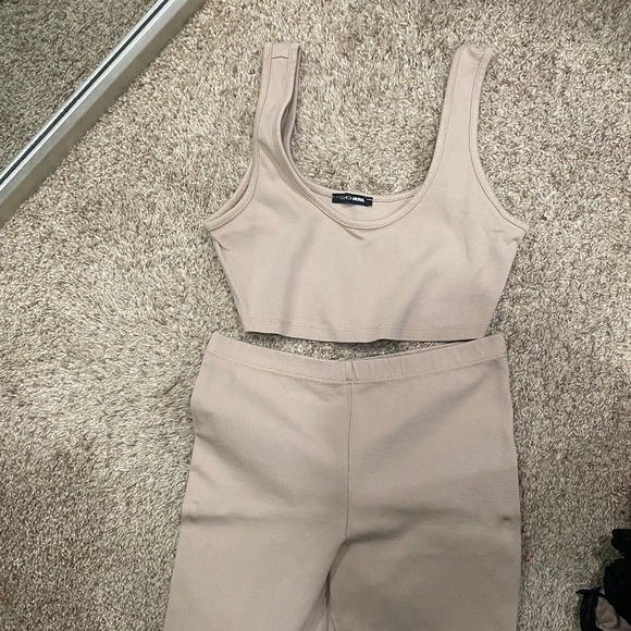 Basic Set - Picture 1 of 2